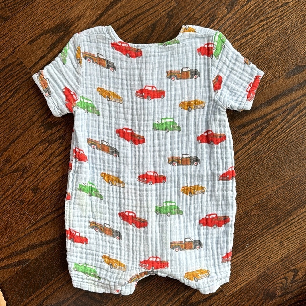 Angel Dear 100% cars short romper with snaps - Picture 4 of 7